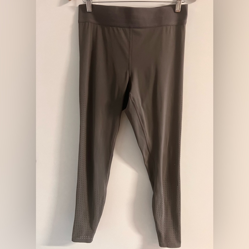 Lululemon Ride and Reflect Leggings. Like new condition!